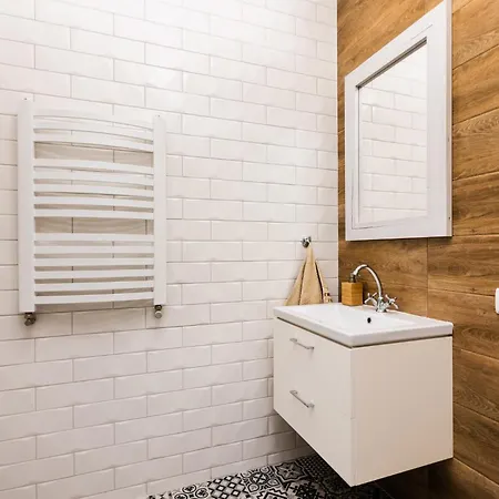 Apartamenty,pokoje Paholski 公寓式酒店