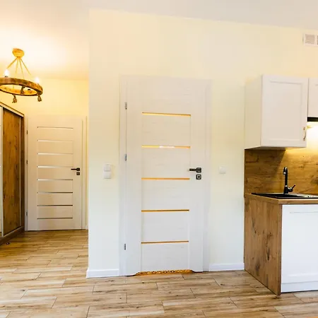 Apartamenty,pokoje Paholski 公寓式酒店 3*