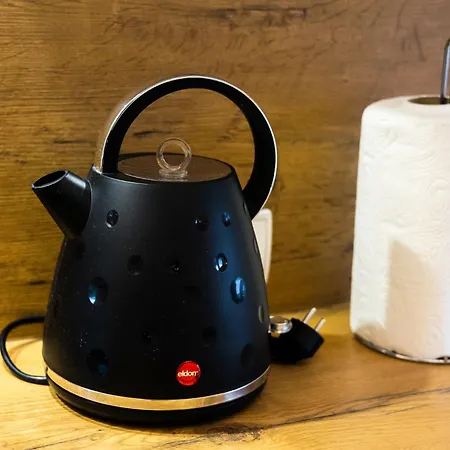 Apartamenty,pokoje Paholski 公寓式酒店 3*