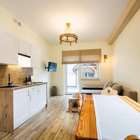 Apartamenty,pokoje Paholski 3*