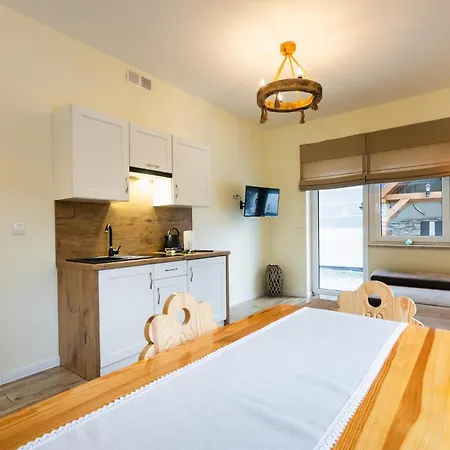 Apartamenty,pokoje Paholski 公寓式酒店 Zubrzyca Gorna