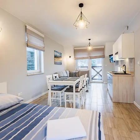 Apartamenty,pokoje Paholski 公寓式酒店 3*