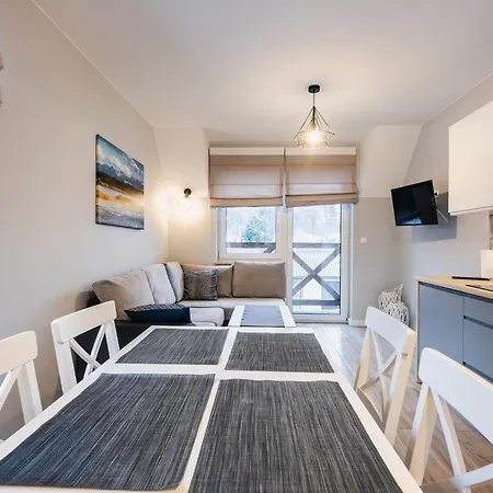 Apartamenty,pokoje Paholski 公寓式酒店 3*