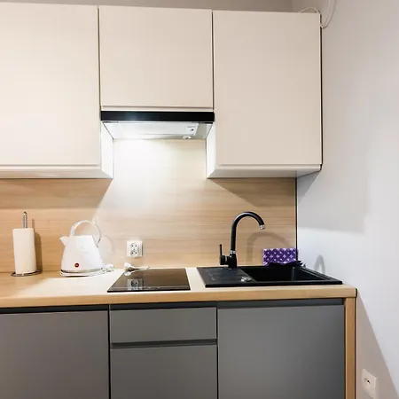 Apartamenty,pokoje Paholski 3*