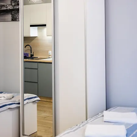 Apartamenty,pokoje Paholski 公寓式酒店 3*