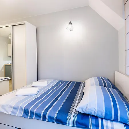 Apartamenty,pokoje Paholski 公寓式酒店 3*