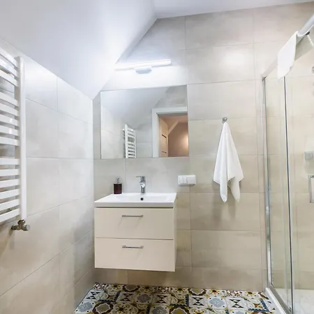 Apartamenty,pokoje Paholski 公寓式酒店 3*