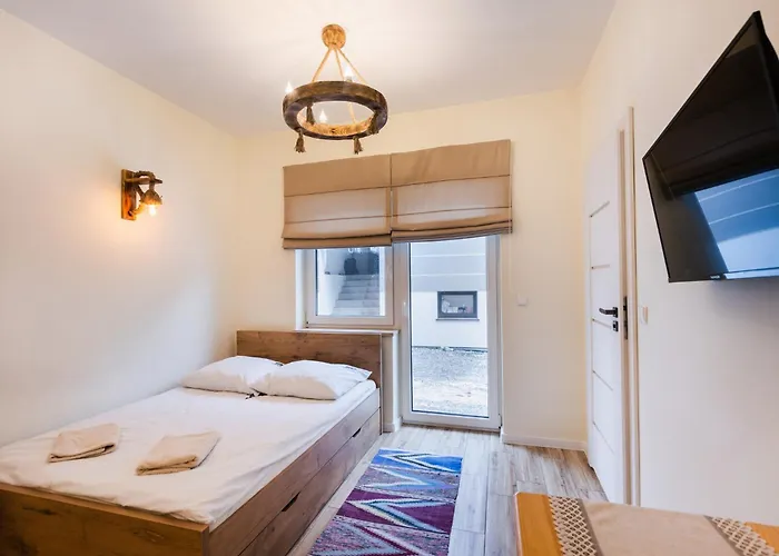 Apartamenty,pokoje Paholski 3*