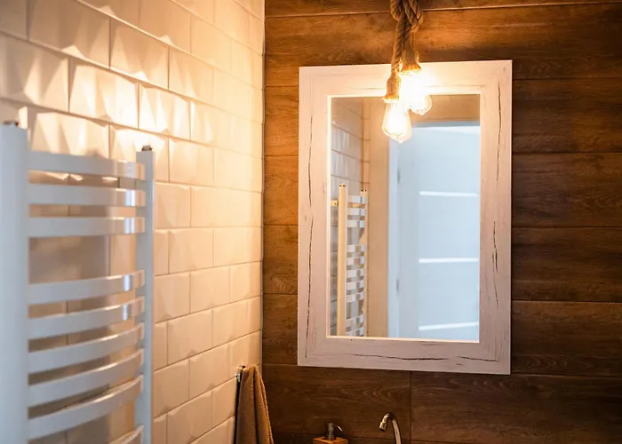 Apartamenty,pokoje Paholski شقة فندقية