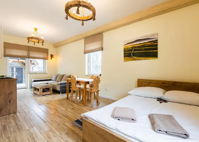 Apartamenty,pokoje Paholski شقة فندقية 3*