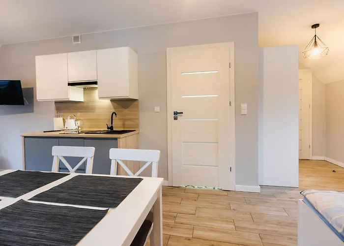 Apartamenty,pokoje Paholski شقة فندقية