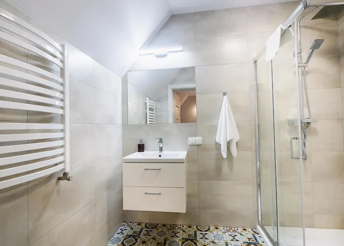 Apartamenty,pokoje Paholski شقة فندقية 3*